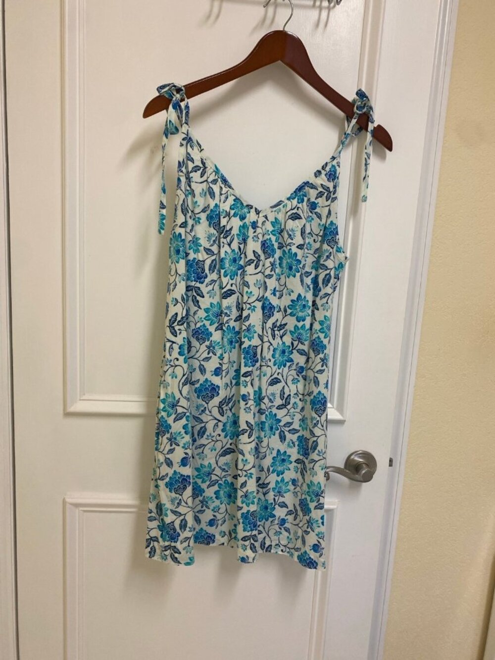 Old Navy Blue White Floral V Neck MIDI Summer Dress Size Medium 8-10